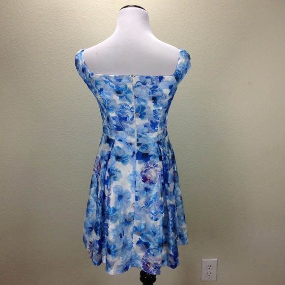 Nikibiki Blue & White Sweetheart Neckline Dress - Picture 4 of 6